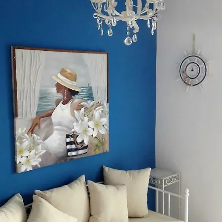 Very Cosy House With Fabulous Sea View! דירה