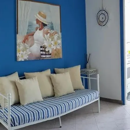 Very Cosy House With Fabulous Sea View! דירה *