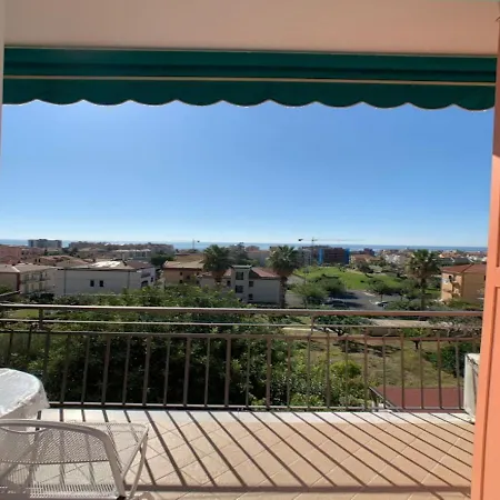 Very Cosy House With Fabulous Sea View! דירה פייטרה ליגורה